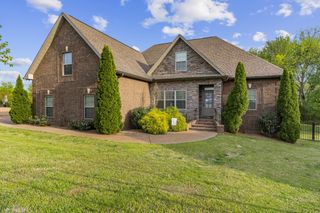 807 Kimber Ln, Lebanon, TN 37087