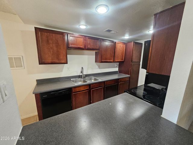 424 W BROWN Road 112, Mesa, AZ 85201