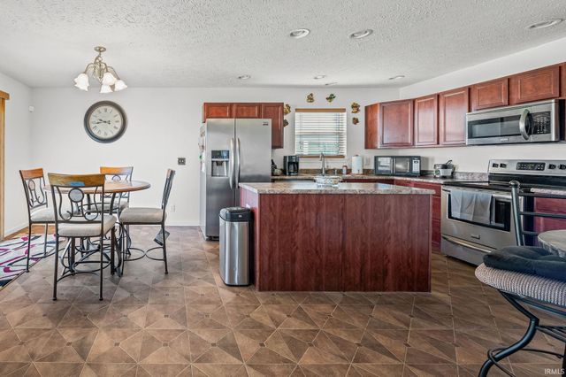2427 Maxwell Drive, West Lafayette, IN 47906