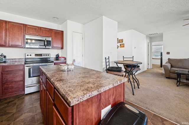 2427 Maxwell Drive, West Lafayette, IN 47906