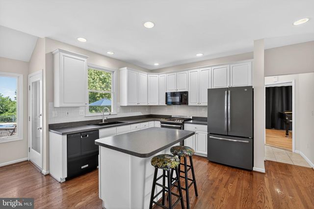 547 CARRIAGE HOUSE LN, Harleysville, PA 19438