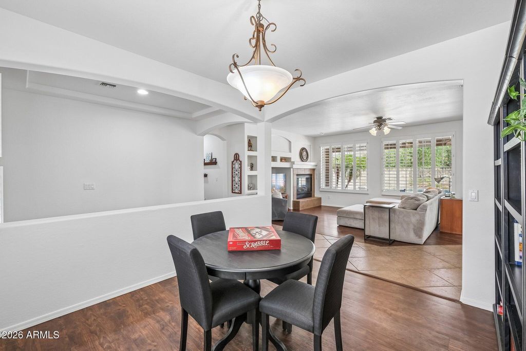 Image 19 of property listing at 6114 W HEDGEHOG Place, Phoenix, AZ 85083