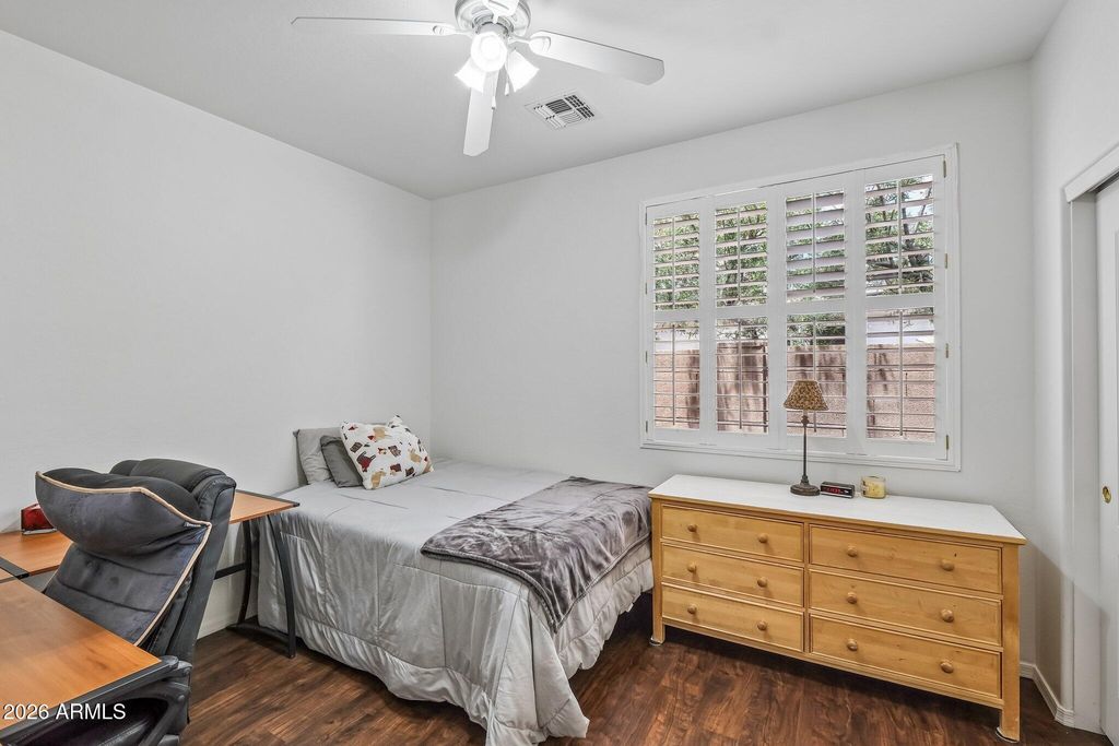 Image 24 of property listing at 6114 W HEDGEHOG Place, Phoenix, AZ 85083