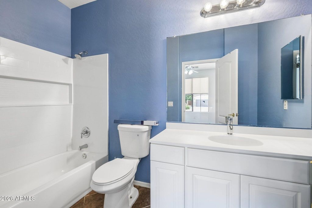 Image 31 of property listing at 6114 W HEDGEHOG Place, Phoenix, AZ 85083