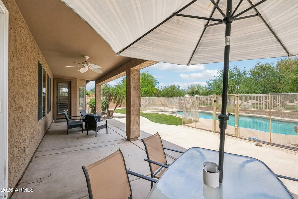 Image 35 of property listing at 6114 W HEDGEHOG Place, Phoenix, AZ 85083