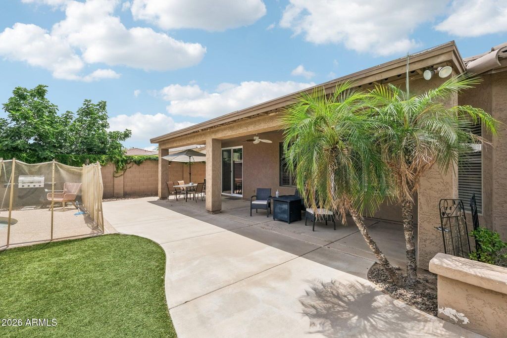Image 36 of property listing at 6114 W HEDGEHOG Place, Phoenix, AZ 85083