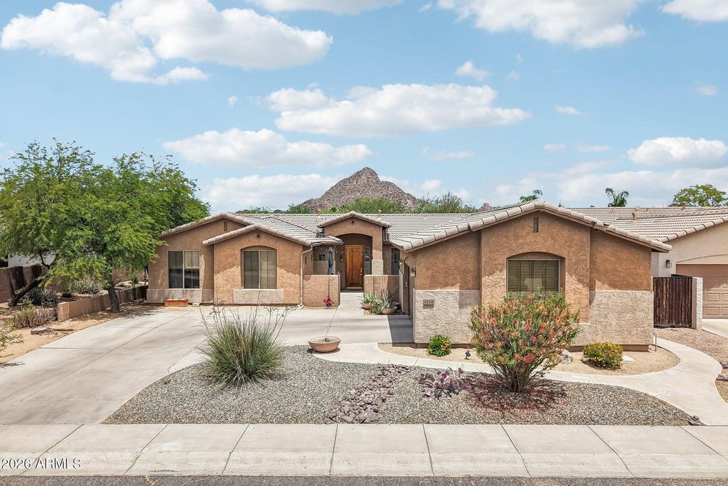 Image 39 of property listing at 6114 W HEDGEHOG Place, Phoenix, AZ 85083