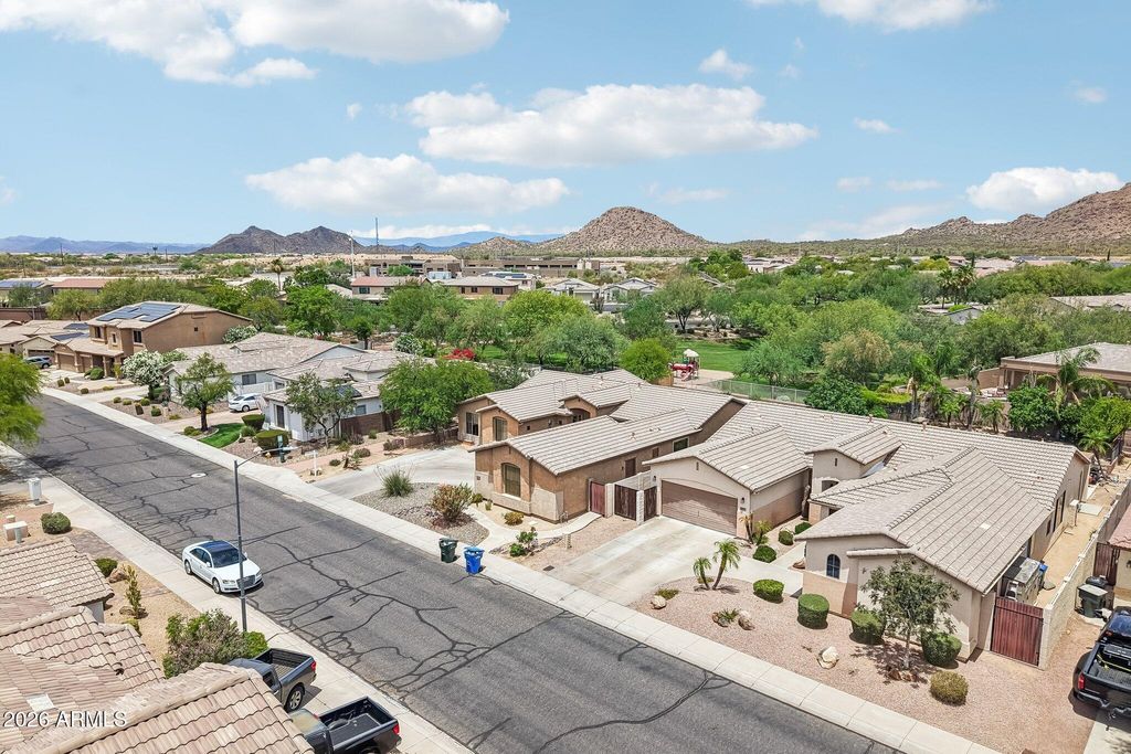 Image 42 of property listing at 6114 W HEDGEHOG Place, Phoenix, AZ 85083