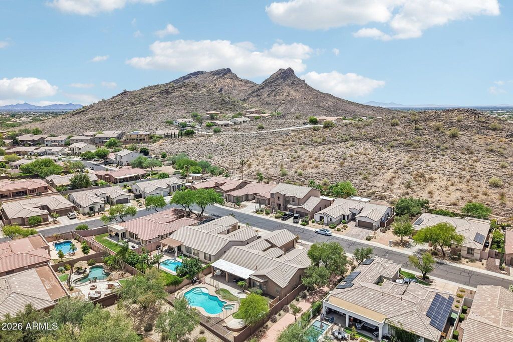 Image 46 of property listing at 6114 W HEDGEHOG Place, Phoenix, AZ 85083