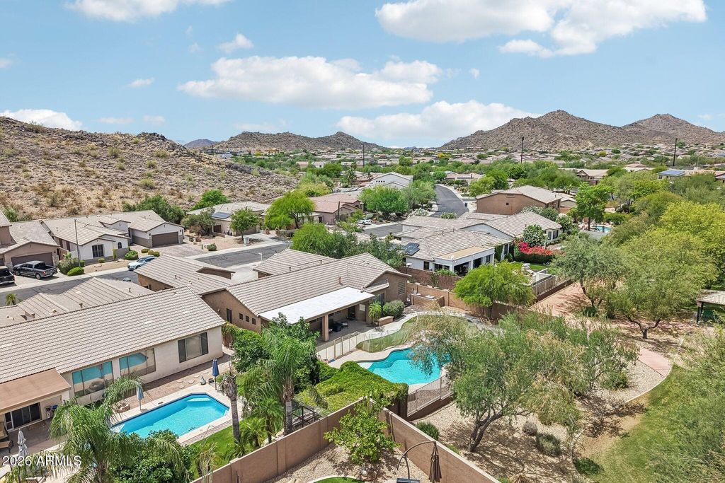 Image 48 of property listing at 6114 W HEDGEHOG Place, Phoenix, AZ 85083