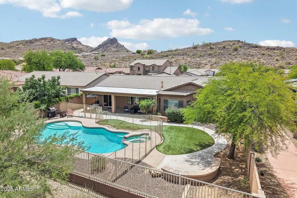Image 49 of property listing at 6114 W HEDGEHOG Place, Phoenix, AZ 85083
