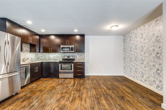 5816 Birchbrook Drive 122, Dallas, TX 75206