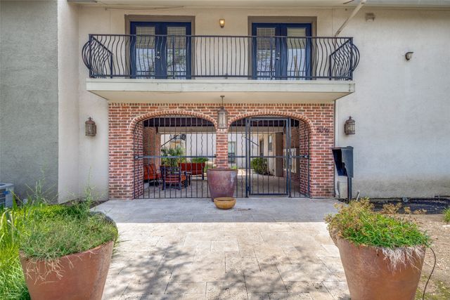 5816 Birchbrook Drive 122, Dallas, TX 75206
