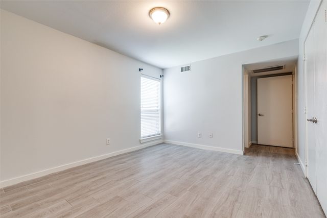 5816 Birchbrook Drive 122, Dallas, TX 75206