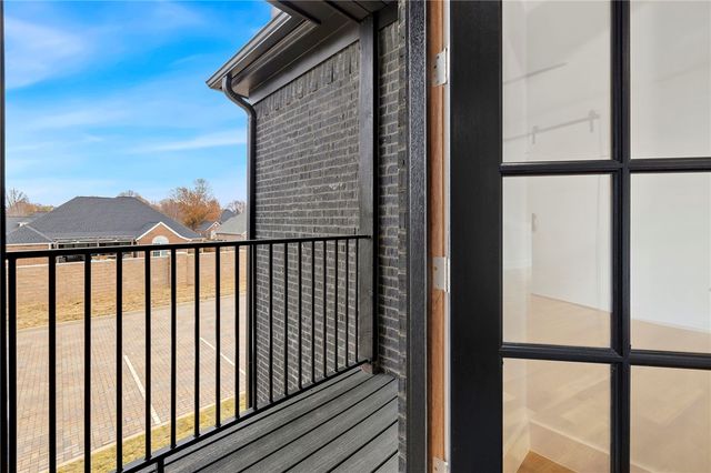 4615 S 47th Street, Rogers, AR 72758