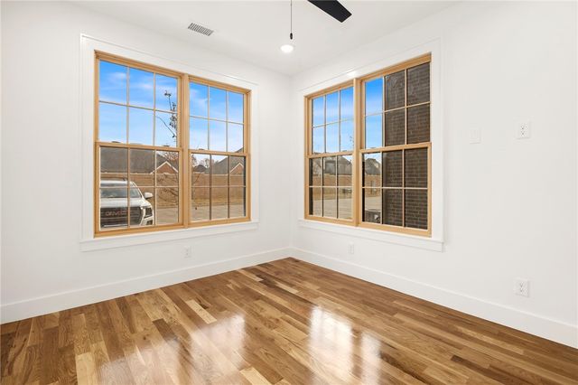 4615 S 47th Street, Rogers, AR 72758