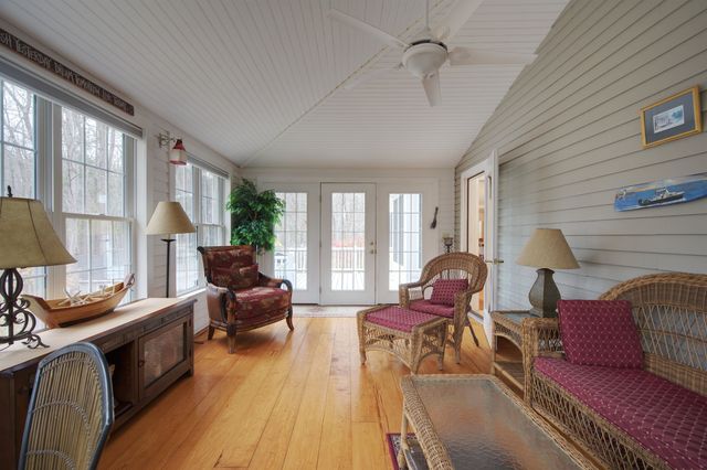 34 Kinloch Drive, Stratham, NH 03885