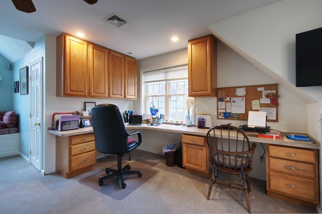 34 Kinloch Drive, Stratham, NH 03885