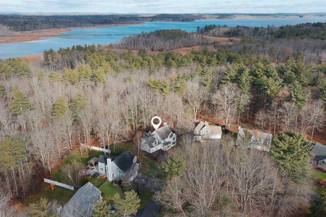 34 Kinloch Drive, Stratham, NH 03885