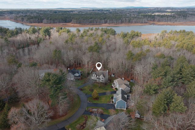 34 Kinloch Drive, Stratham, NH 03885