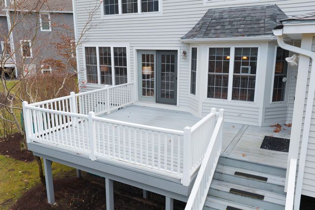 34 Kinloch Drive, Stratham, NH 03885