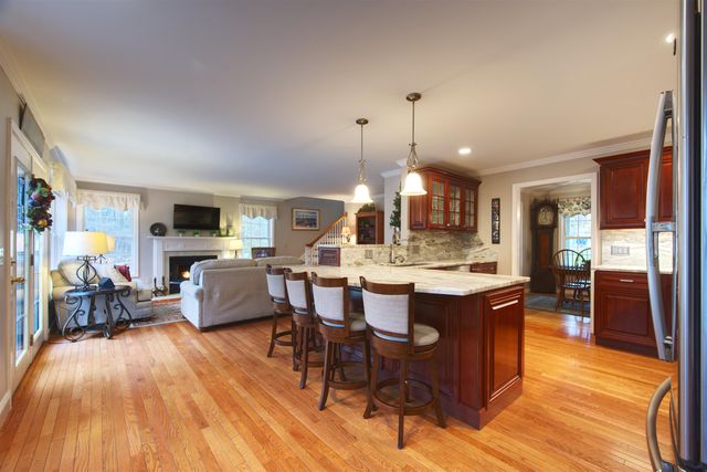 34 Kinloch Drive, Stratham, NH 03885