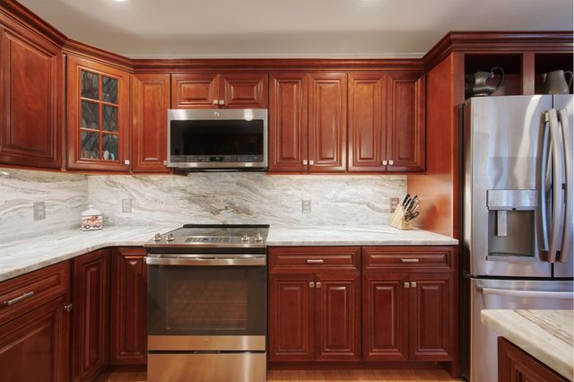 34 Kinloch Drive, Stratham, NH 03885