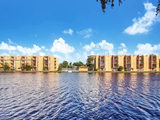 4717 NW 7th St 304-10, Miami, FL 33126