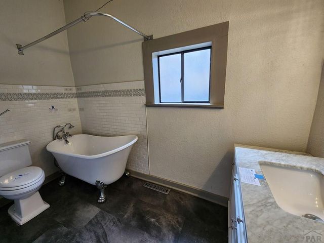 1205 W 15th St, Pueblo, CO 81003