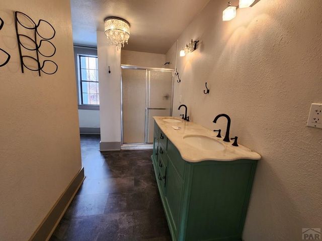 1205 W 15th St, Pueblo, CO 81003