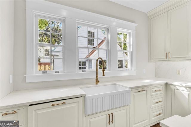 317 E 45th Street, Savannah, GA 31405