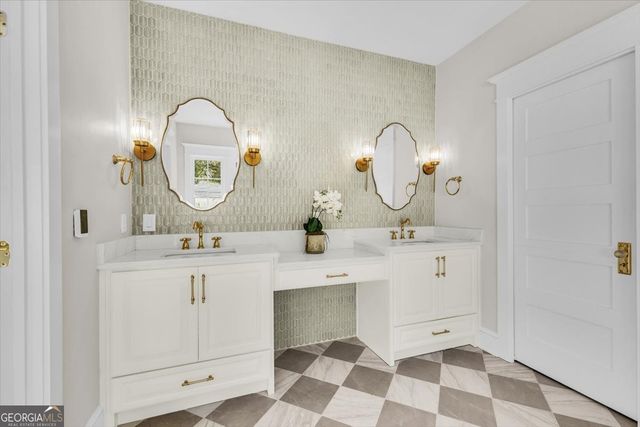 317 E 45th Street, Savannah, GA 31405