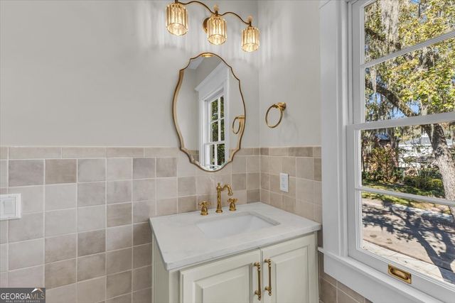 317 E 45th Street, Savannah, GA 31405