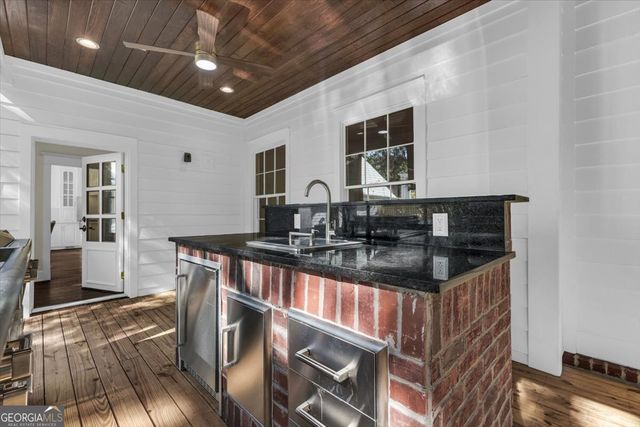 317 E 45th Street, Savannah, GA 31405