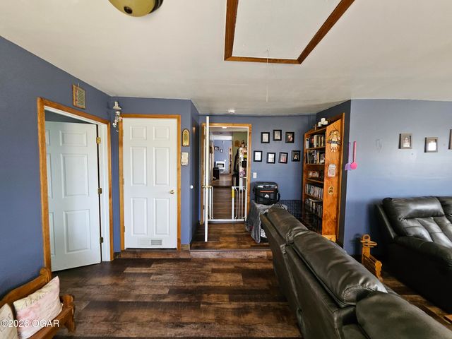 705 N Myrtle Street, Pierce City, MO 65723