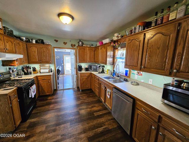 705 N Myrtle Street, Pierce City, MO 65723