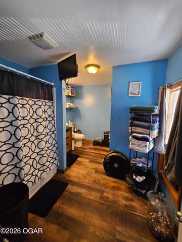 705 N Myrtle Street, Pierce City, MO 65723