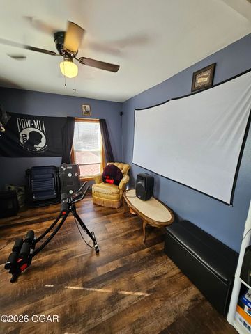 705 N Myrtle Street, Pierce City, MO 65723