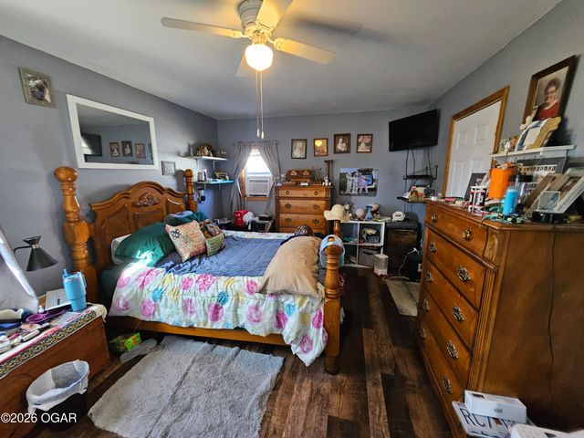 705 N Myrtle Street, Pierce City, MO 65723