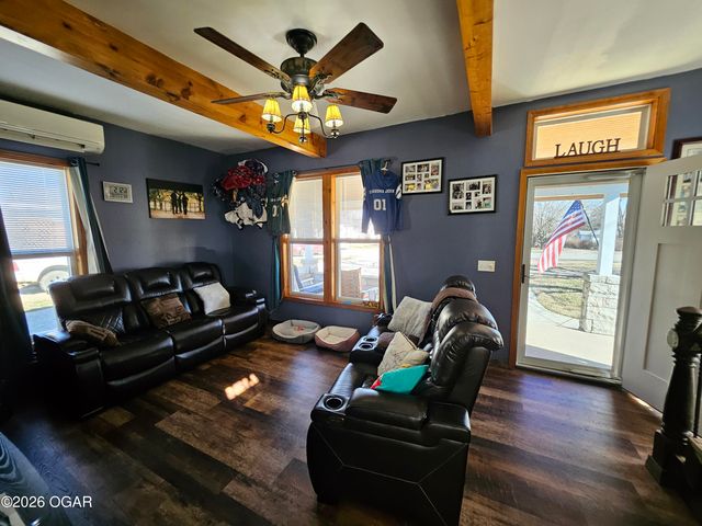 705 N Myrtle Street, Pierce City, MO 65723