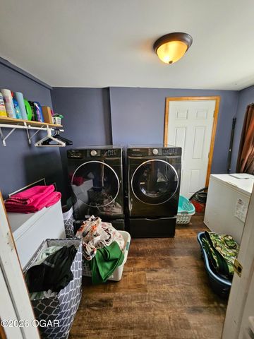 705 N Myrtle Street, Pierce City, MO 65723