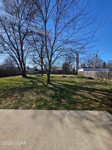 705 N Myrtle Street, Pierce City, MO 65723