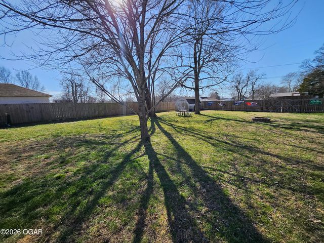 705 N Myrtle Street, Pierce City, MO 65723