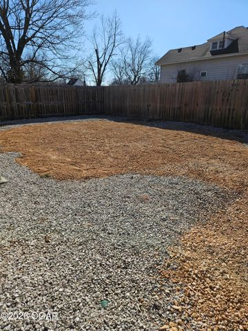 705 N Myrtle Street, Pierce City, MO 65723