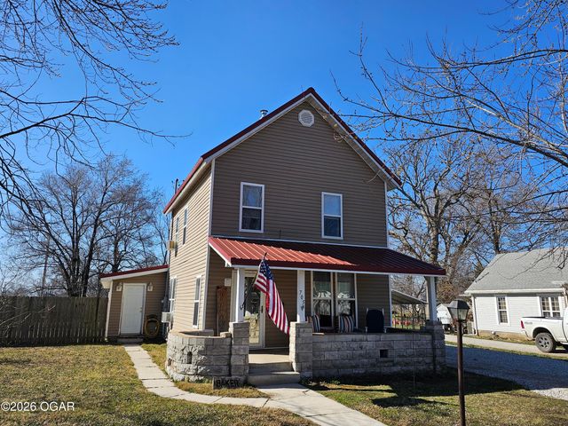 705 N Myrtle Street, Pierce City, MO 65723