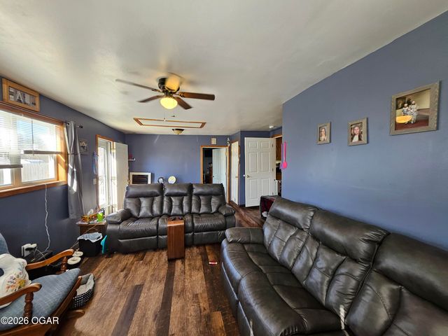 705 N Myrtle Street, Pierce City, MO 65723