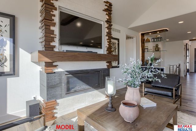 20145 W Street, Omaha, NE 68135