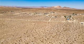 5700 30th St W, Rosamond, CA 93560