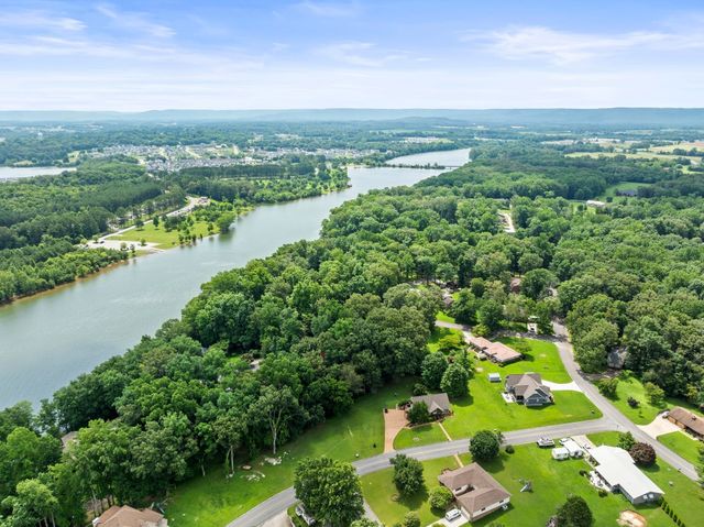 46 Willow Dr, Winchester, TN 37398