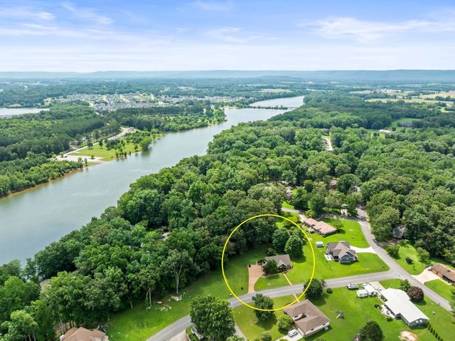46 Willow Dr, Winchester, TN 37398